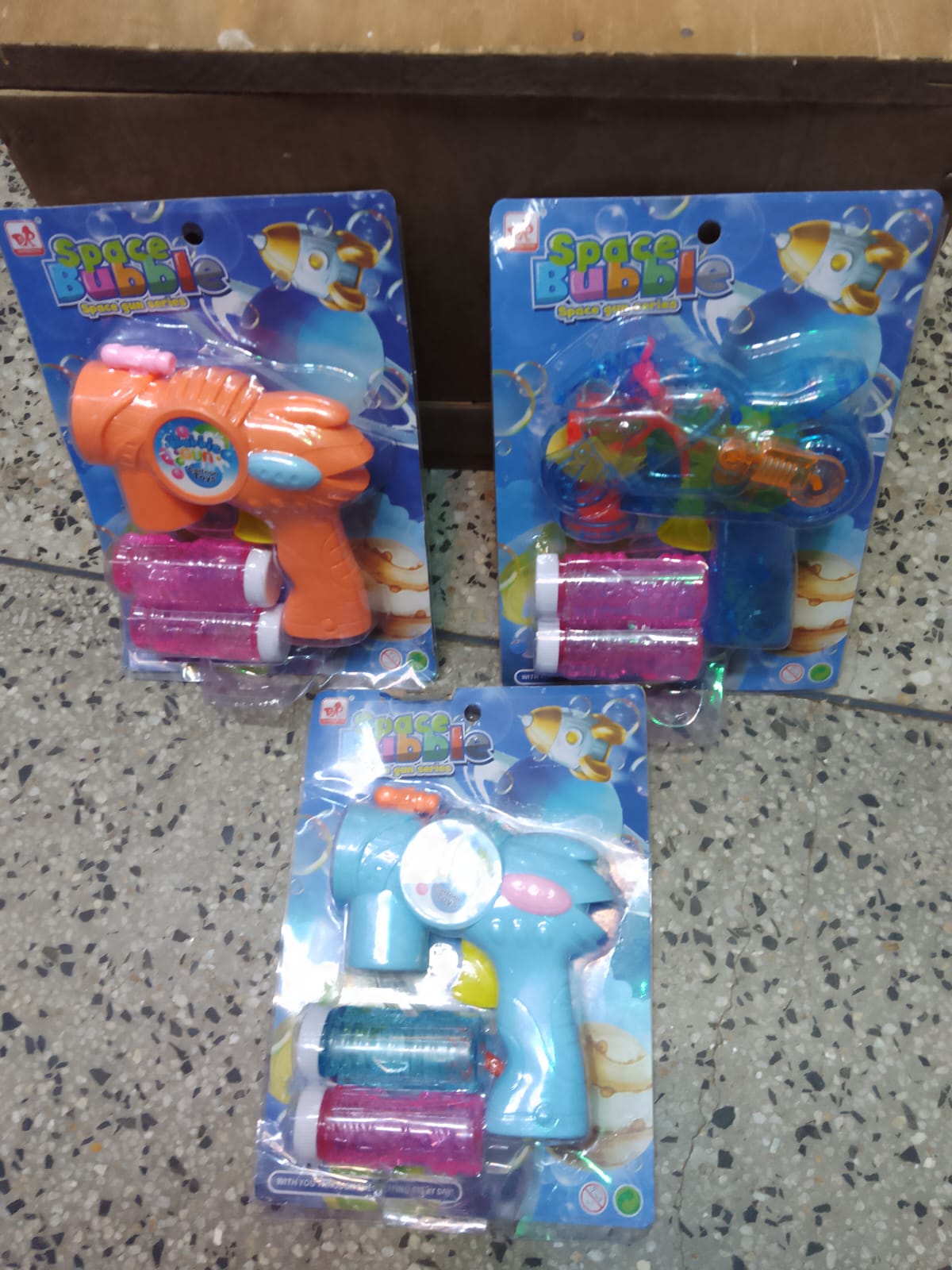 Manual bubble gun,Kids Bubble Gun with 2 Bottles Bubble Refill Solution, Bubble Guns Kids 4-8, Bubble Machine Gun for Toddlers 1-3, Bubble Gun Blaster Party Favors, Summer Toy, Outdoors,