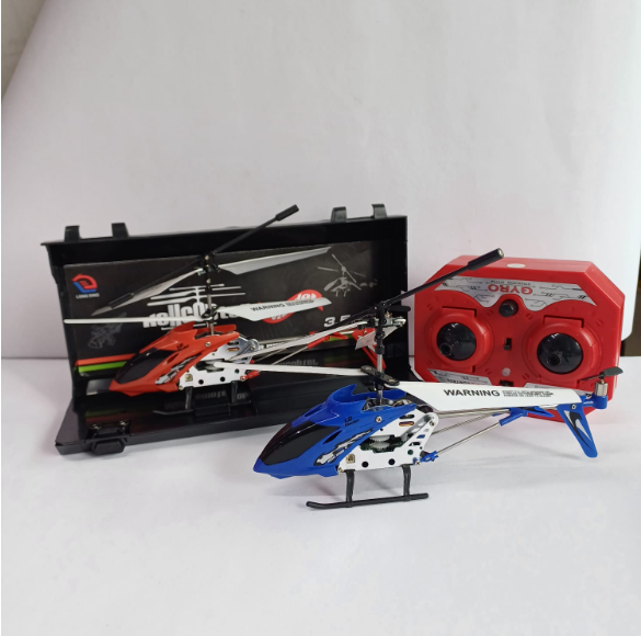 Remote controlled helicopter with micro size RC chopper that's perfect for both outdoor and indoor