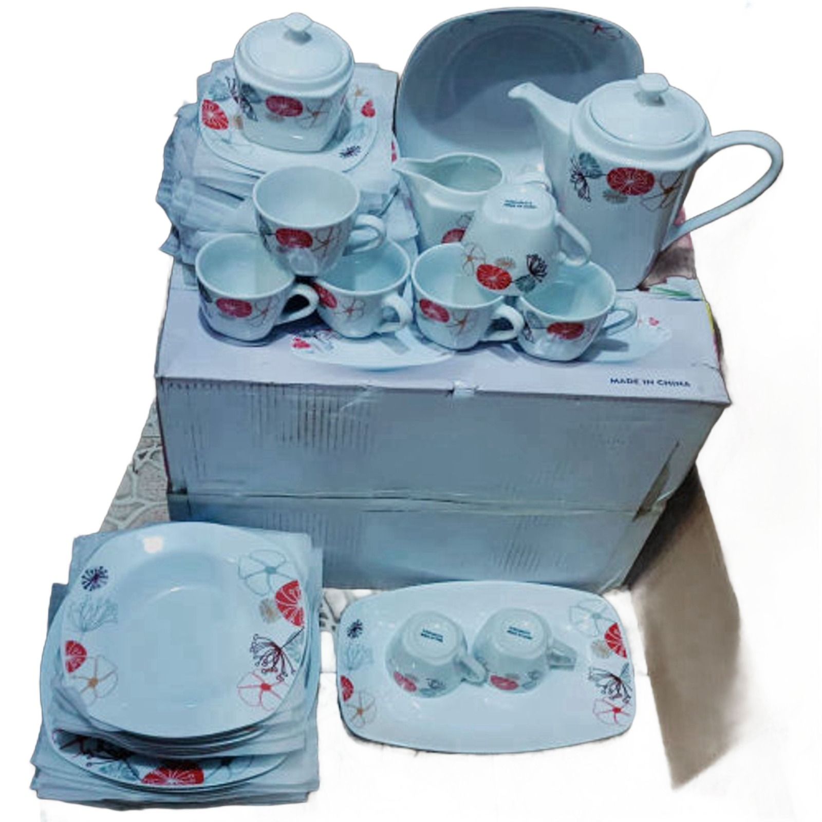 47 piece dinner set plate with premium quality The modern kitchen needs the right kitchen utensils and appliances to create an inviting atmosphere.
They are simple and elegant with a high gloss finish