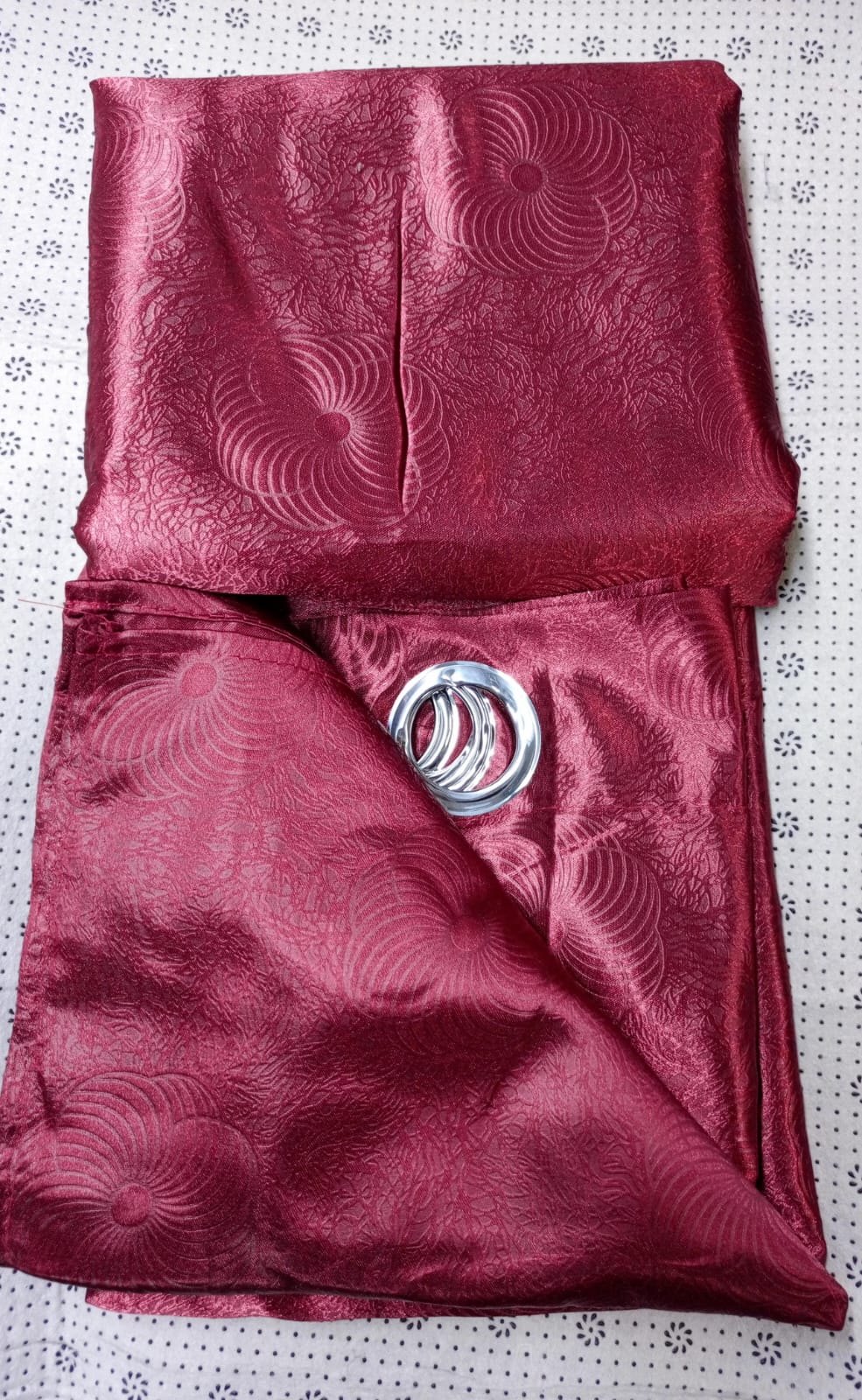 2 pc and 3 pc ring curtains
✨ Curtains;1.5 m each   This curtain possesses unique qualities, combining substantial weight with luxurious softness while emitting an undeniable sense of luxury.