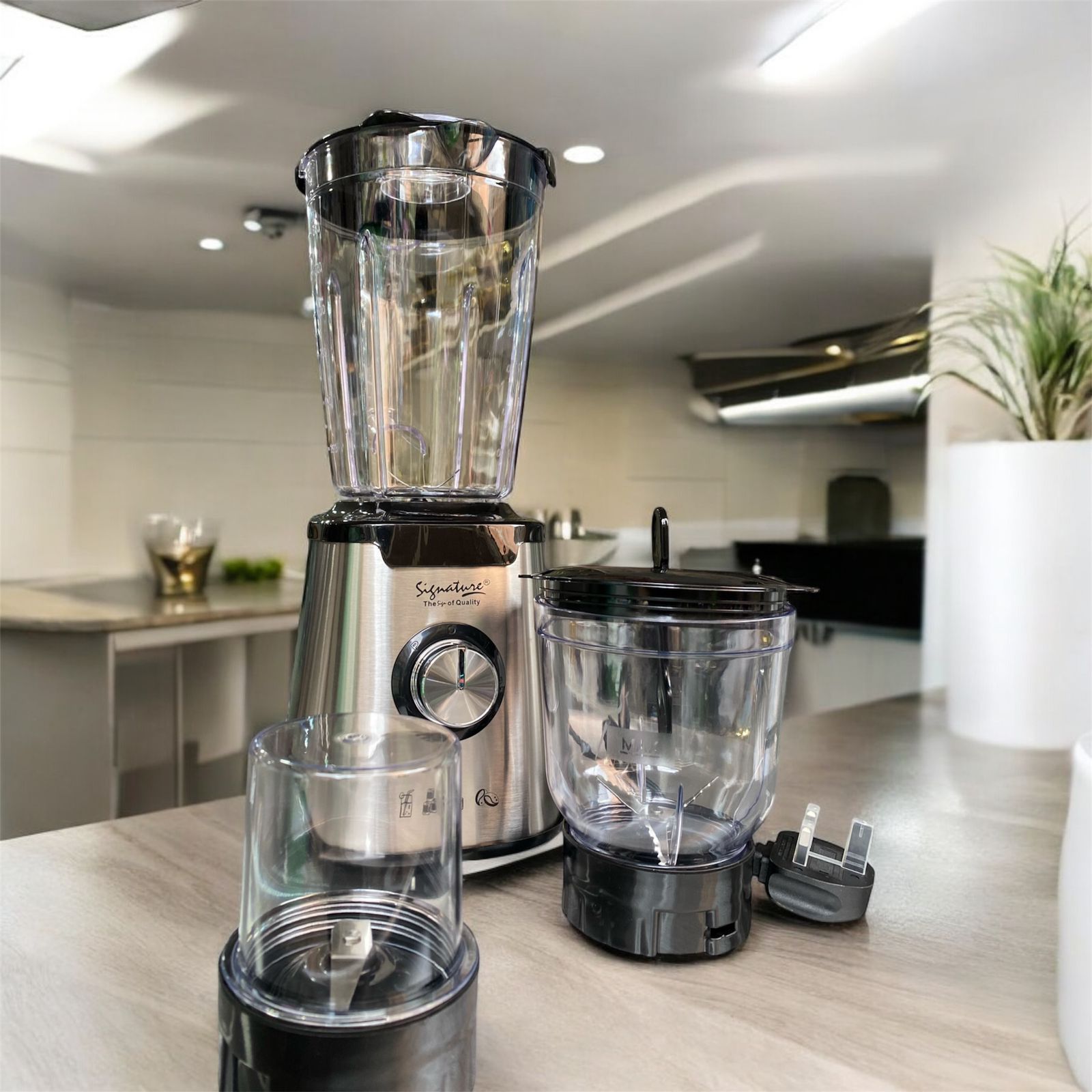 3 In 1 Blender With Grinder And Chopper  Strong Unbreakable poly carbonate Blender Jar.
Stainless steel blades for durability.
Safety Switch.
Multipurpose
Soft Design
Grinder for milling coffee beans