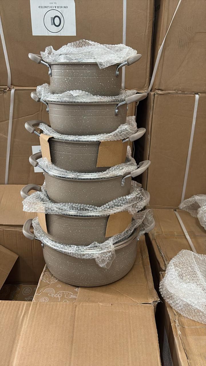 12pcs Heavy Nonstick Cookware Sufuria Set  Non-stick performance and has different sizes for different cooking needs hence you can cook different delicacies. It is light and easy to maintain with prot