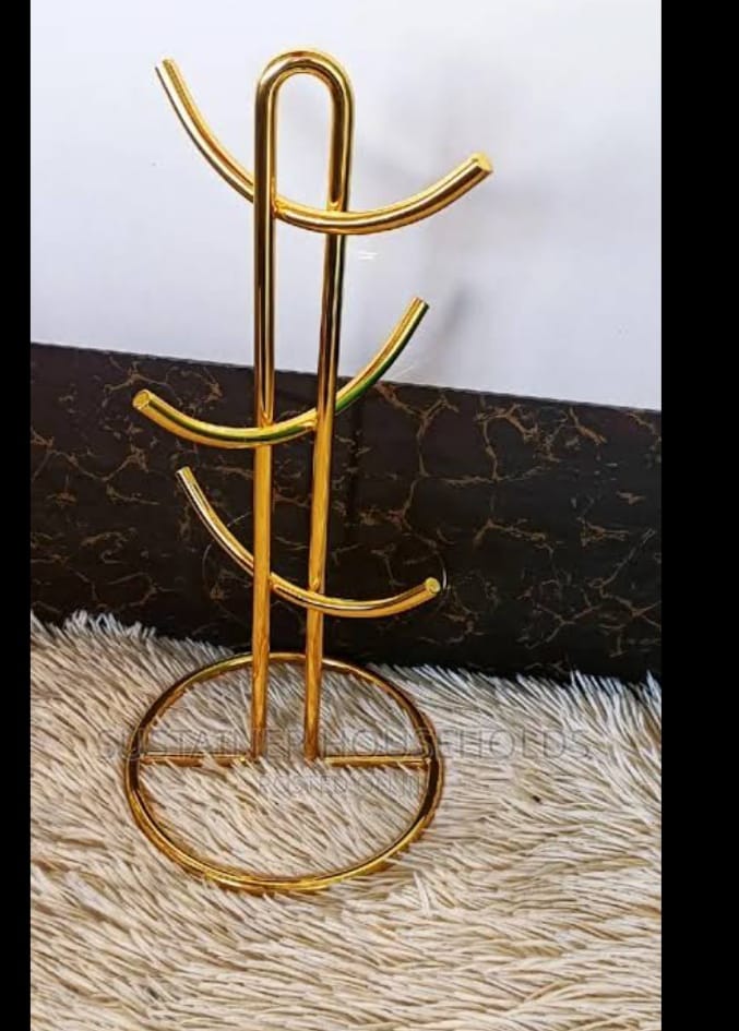 Cup Holder/Rack Gold Heavy  Stylish & Well Designed Mug Hook, simple pattern base design give your table a natural countryside look., add a sense of elegance to any kitchen.