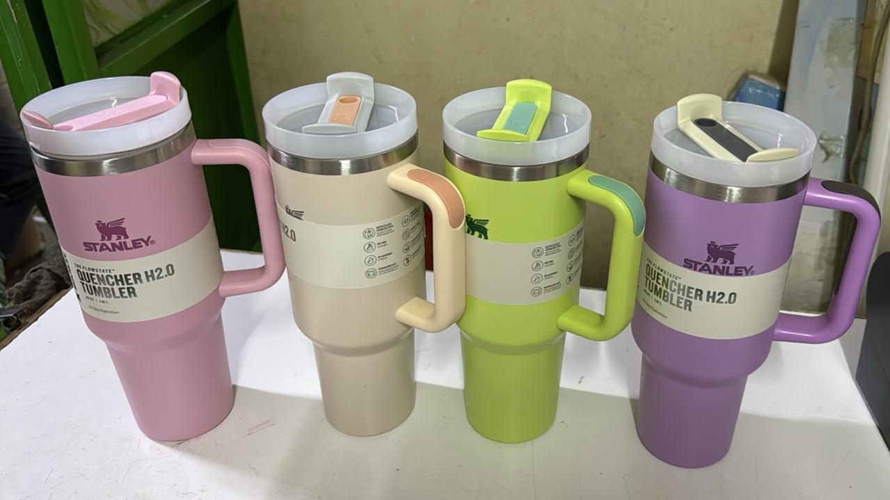 Stanley Large Capacity Unbranded Thermocups  Enjoy the same high quality and thermal performance as branded Stanley cups, without the heavy price tag. Its leak-proof lid, large 1200ml capacity