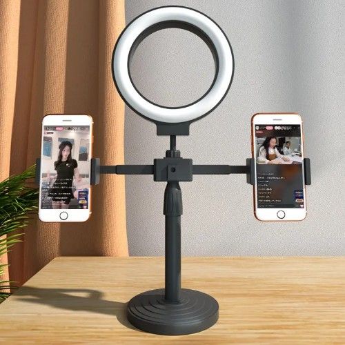 Double 10 inch ring light This 16cm ring light is your perfect partner for live streaming, makeup, photography and more! It comes with a dual phone holder that supports 2 devices at once
