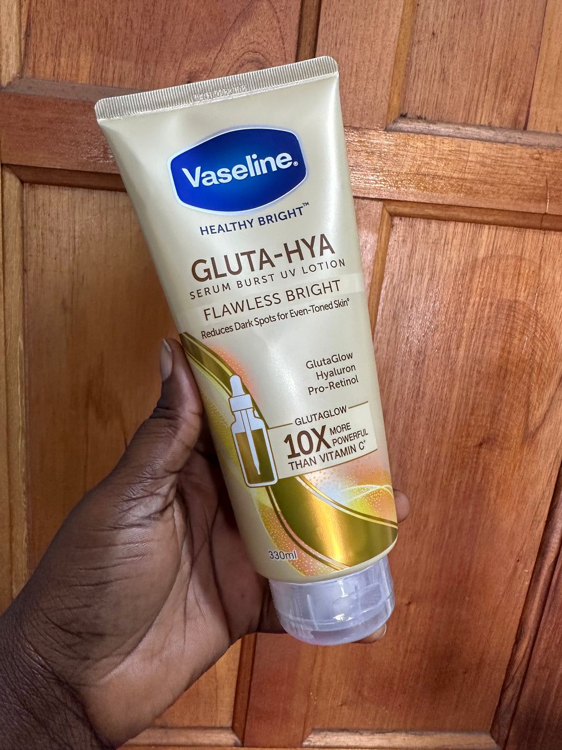 Vaseline Gluta-Hya Flawless Bright Serum-Burst Lotion Deeply Hydrates, Brightens Skin Tone, And Leaves A Smooth, Radiant Finish
