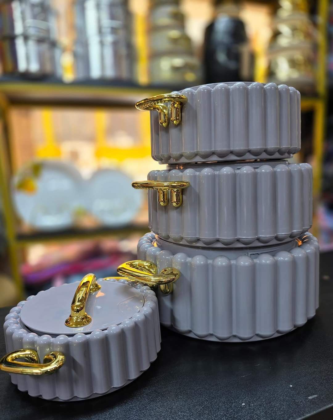 4pcs of Gold Star Insulated Hotpots Food Warmer Hot Pot, Serving Dishes Serveware Set 1000, 1500, 2500 and 3500ml Casserole