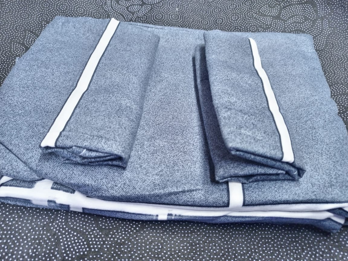 4 pcs of 5*6  Bedsheet Set Comes as 2pcs of Bedsheets and 2pcs of Pillow Cases Bedding Set