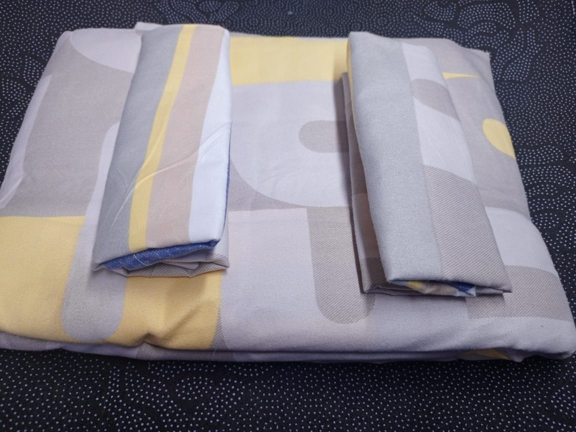 4 pcs of 5*6  Bedsheet Set Comes as 2pcs of Bedsheets and 2pcs of Pillow Cases Bedding Set