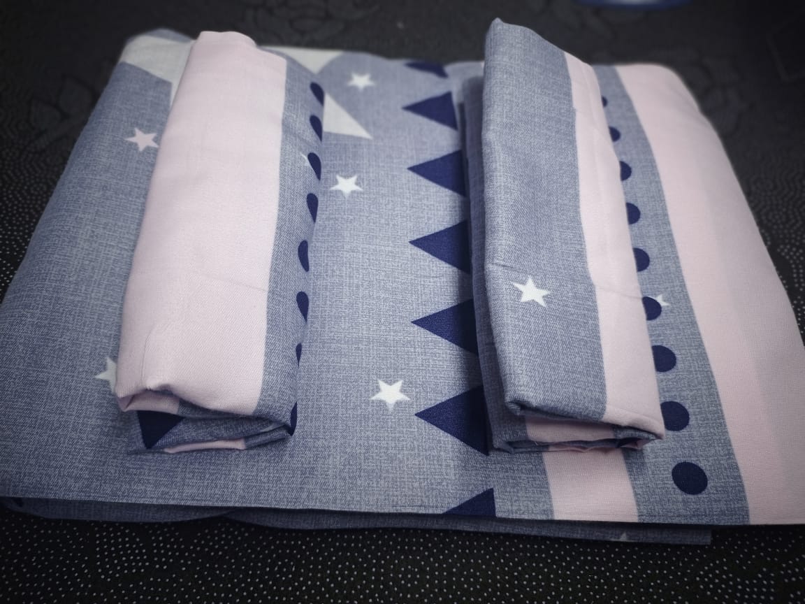 4 pcs of 5*6  Bedsheet Set Comes as 2pcs of Bedsheets and 2pcs of Pillow Cases Bedding Set