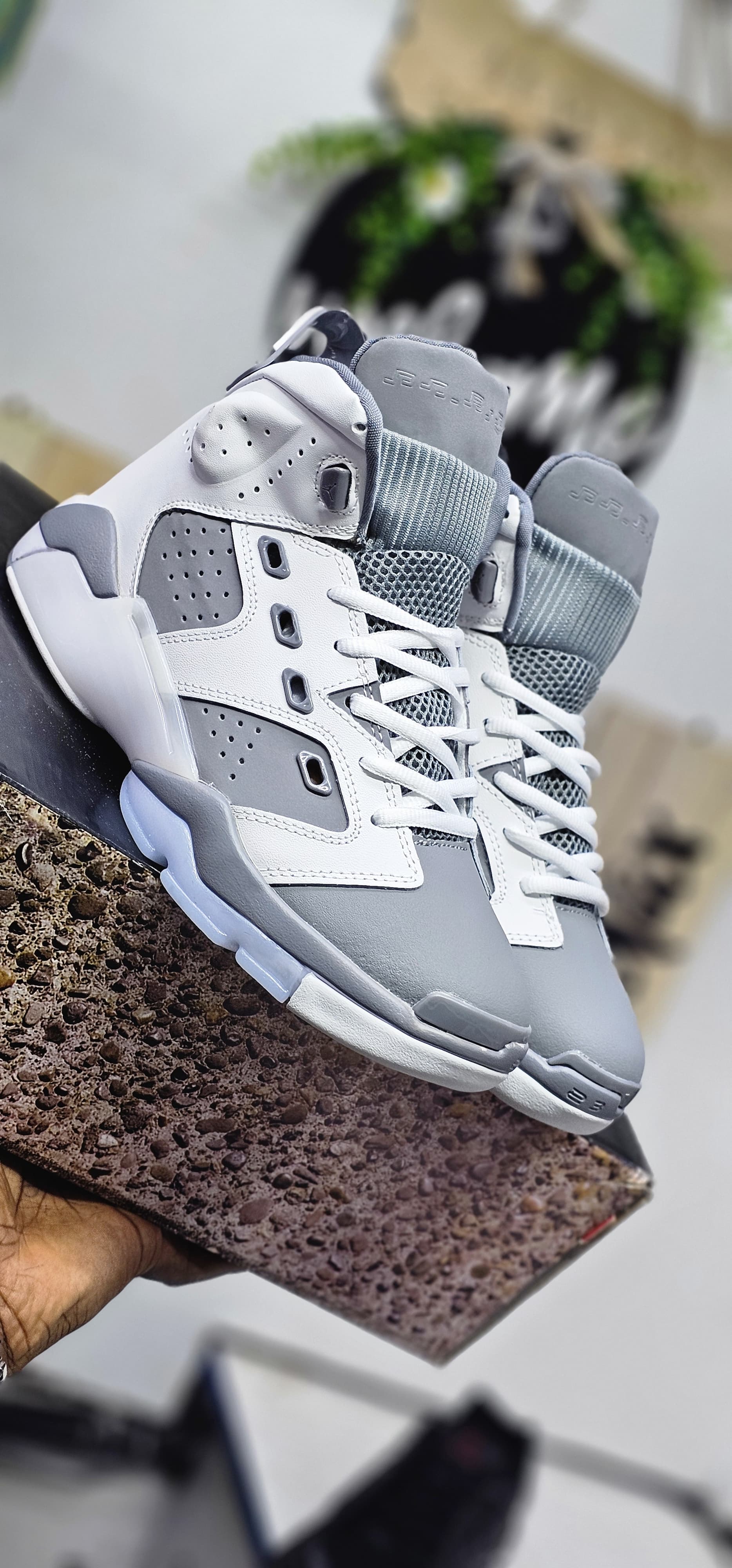 Jordan 6 Retro Unisex Sneakers Iconic Basketball-Inspired Design for Men & Women Timeless Streetwear Classic