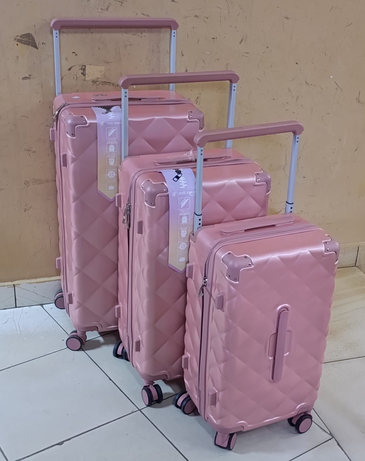 3 In 1 Unbreakable PC Suitcases – Superior Quality With Zipper Frame, 360° Easy-Glide Wheels & Telescopic Handle System SIZE 4 Comprises of 3 pcs Height 63cm Height 57cm Height 48cm