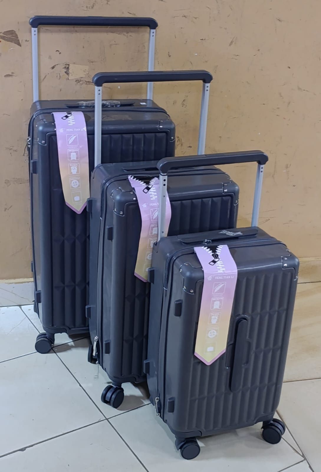 3 In 1 Unbreakable PC Suitcases – Superior Quality With Zipper Frame, 360° Easy-Glide Wheels & Telescopic Handle System SIZE 4 Comprises of 3 pcs Height 63cm Height 57cm Height 48cm