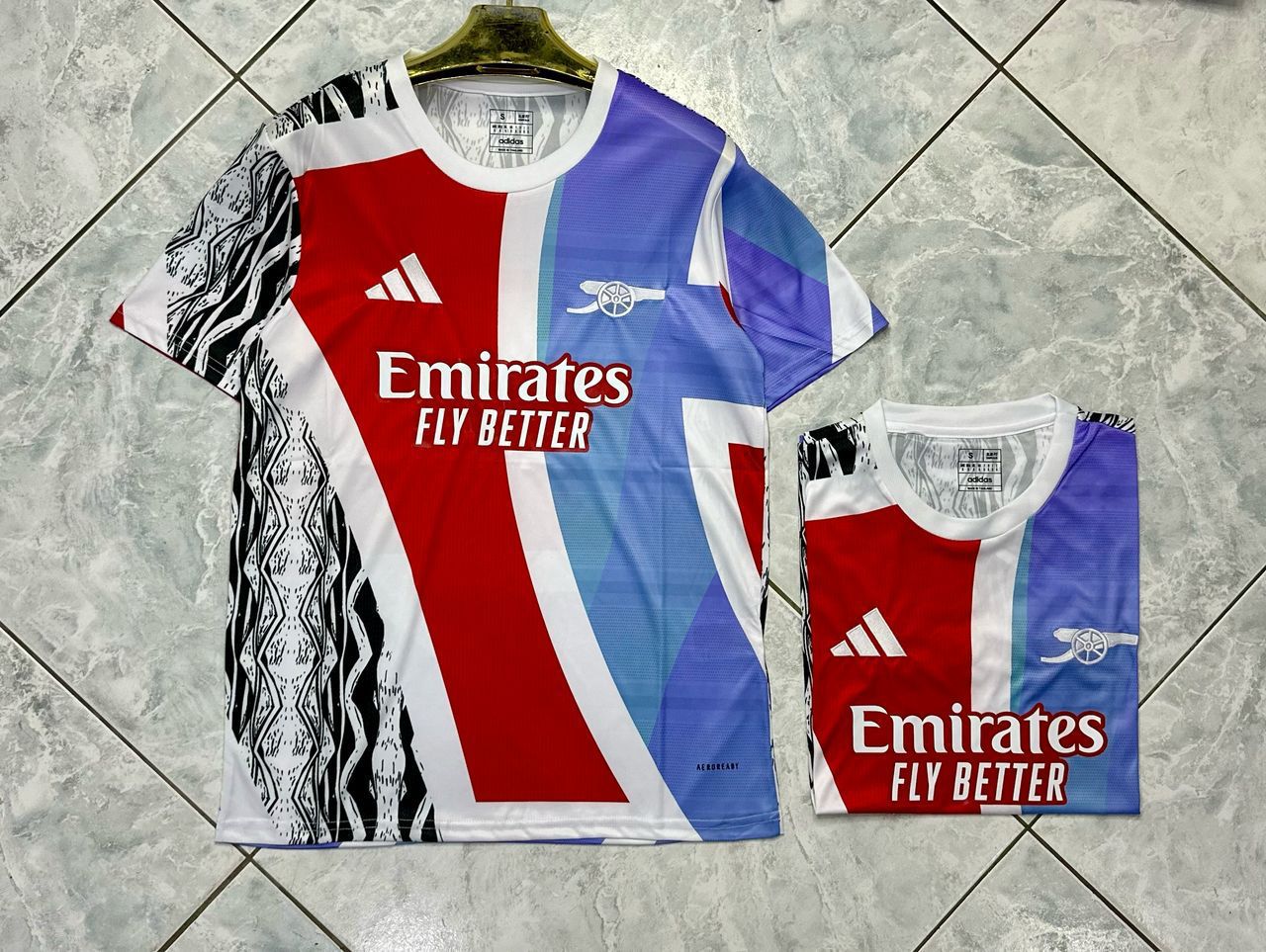Good Quality Arsenal 24/25 Pre-Match Jersey.