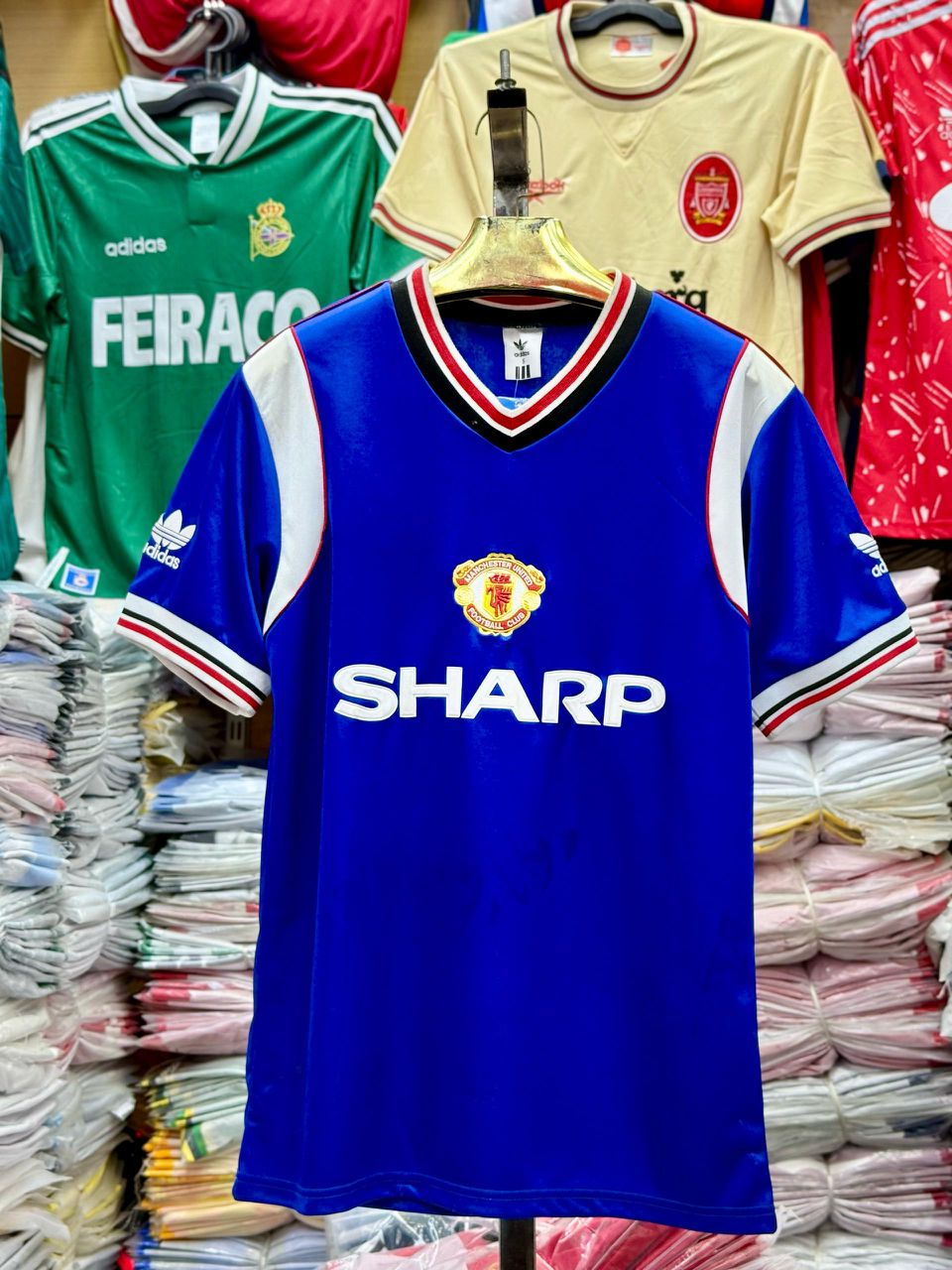 Good Quality Authentic Manchester United Away 1985/86 Jersey.