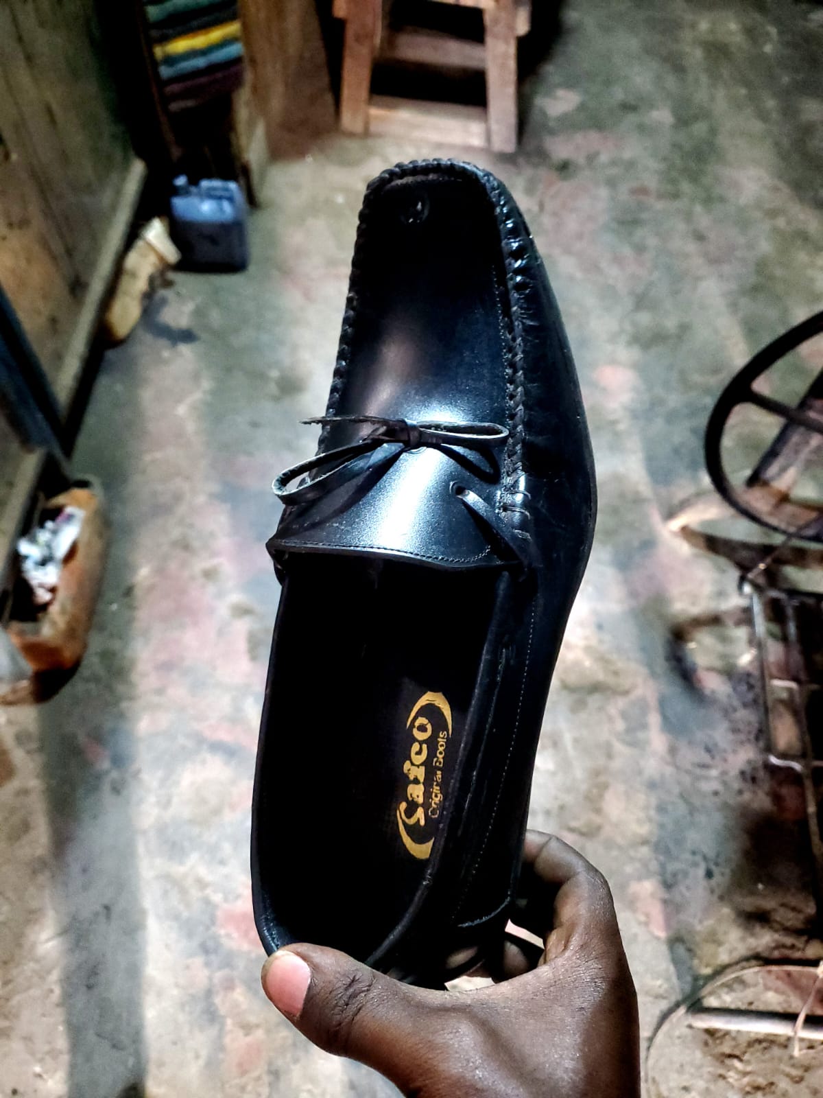 Good Quality Black Color Stylish Leather Loafers For Men.