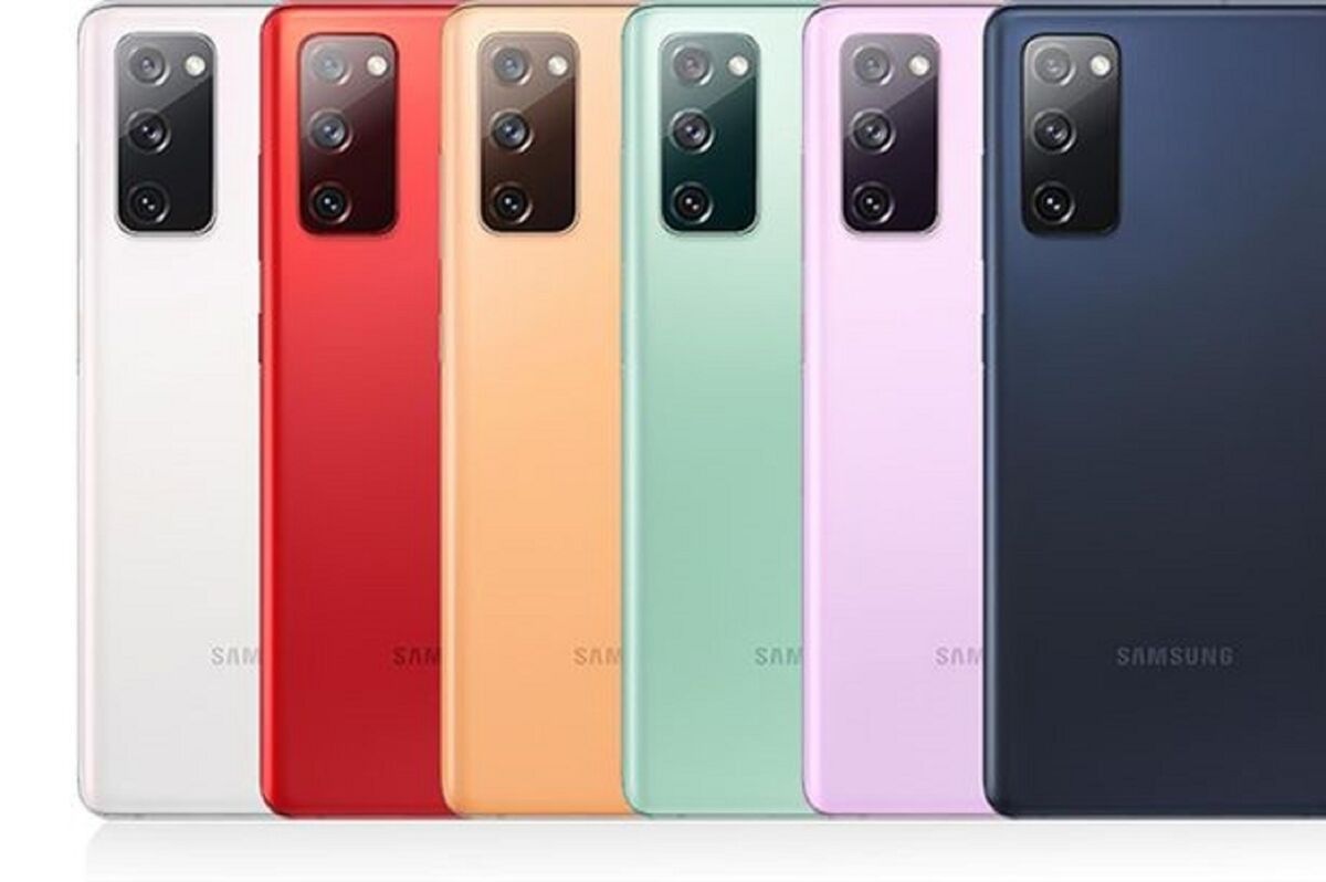 SEALED SAMSUNG S20 FE DISPLAY 6.5 INCHES REAR CAMERA 12MP + 12MP + 8MP FRONT CAMERA 32MP BATTERY CAPACITY 4500MAH GOLD