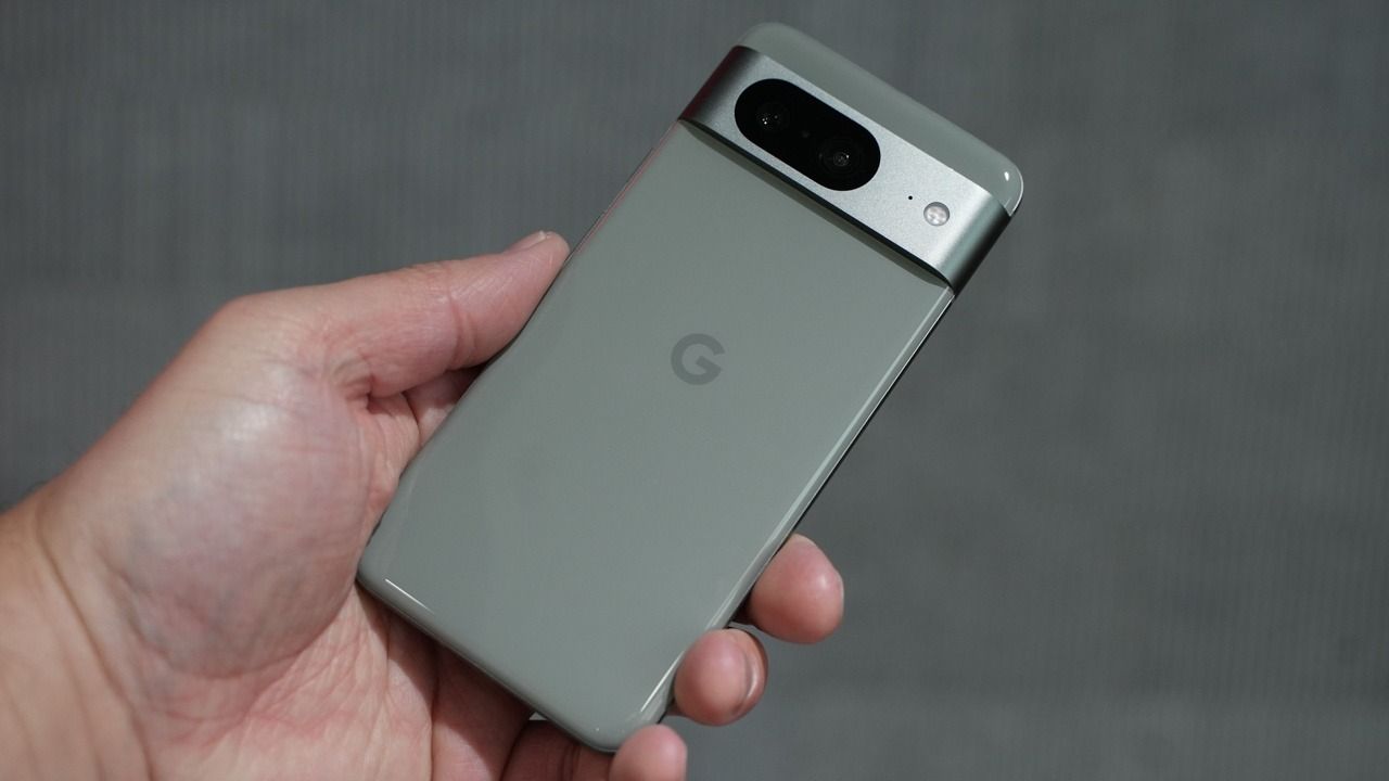 REFURBISHED GOOGLE PIXEL 8A 128GB ROM 12GB RAM DISPLAY 6.2 INCHES REAR CAMERA 50MP + 12MP FRONT CAMERA 11MP ANDROID 16 BATTERY CAPACITY 4575Mah