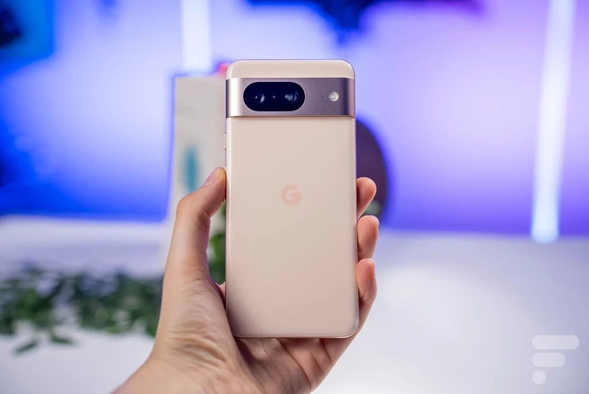 REFURBISHED GOOGLE PIXEL 8A 128GB ROM 12GB RAM DISPLAY 6.2 INCHES REAR CAMERA 50MP + 12MP FRONT CAMERA 11MP ANDROID 16 BATTERY CAPACITY 4575Mah
