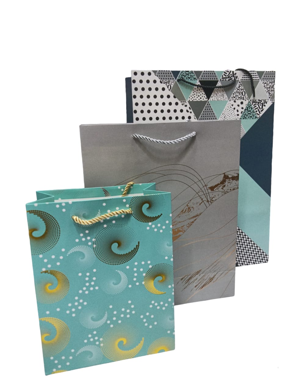 🪄 *Gift Bags*
The  perfect gift bag for every occasion..whether it's a small token of appreciation, a medium surprise, or a grand gesture, we have the ideal size to make your gift unforgettable💯
Sma