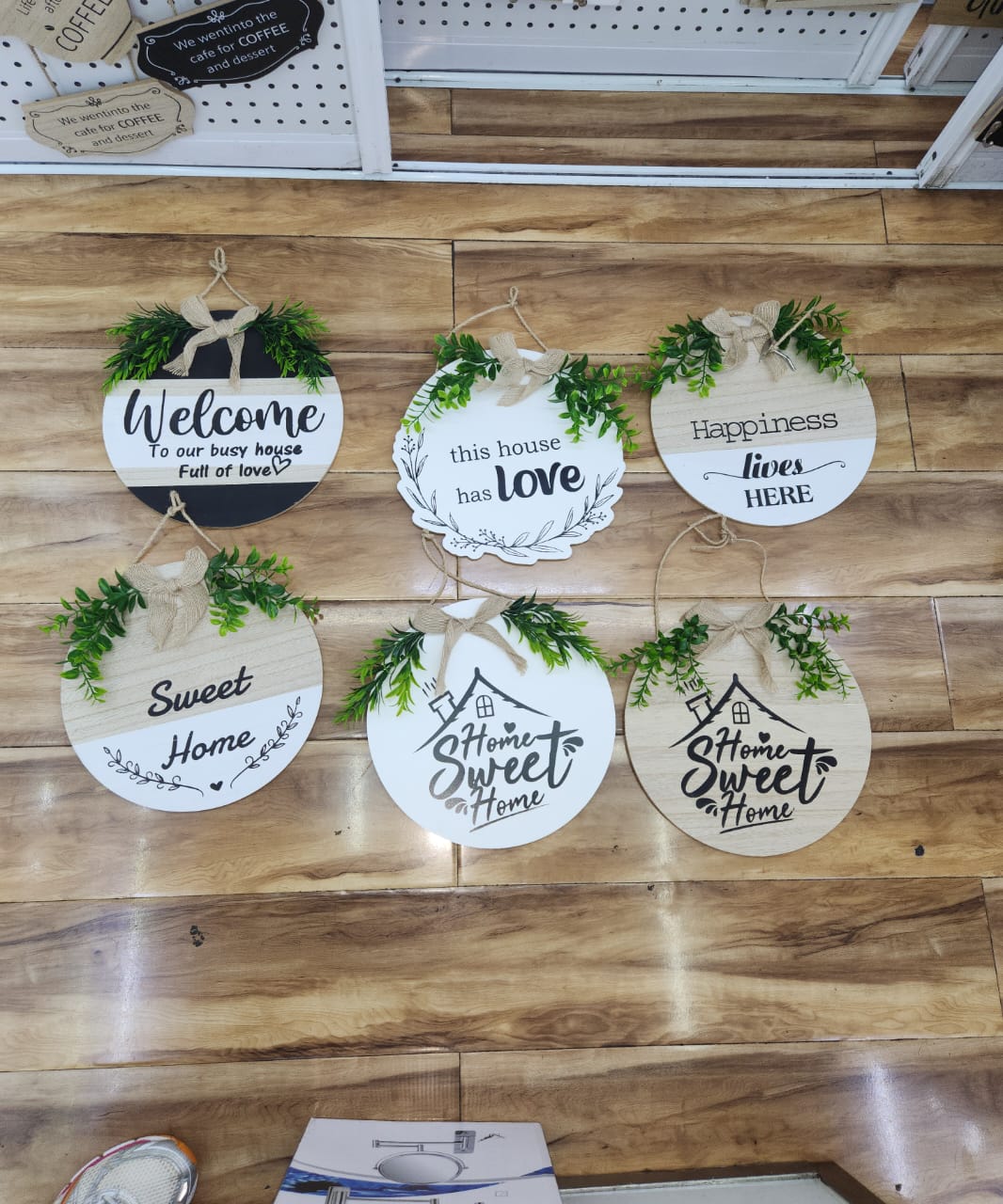 Decorative wall hanging 30cm diameter