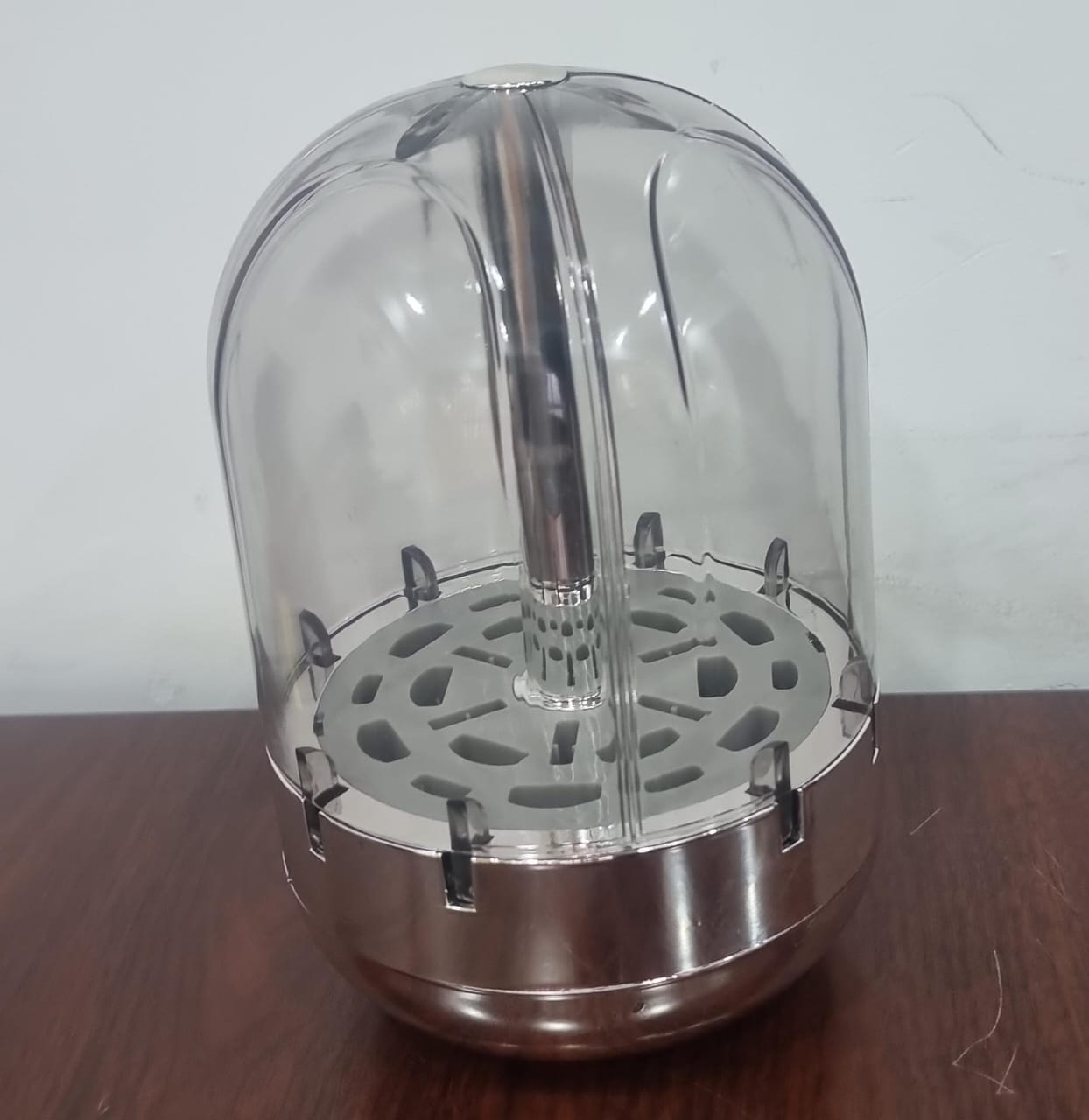 Elegant 24-Piece Cutlery Set with Rotating Crystal Dome Cover