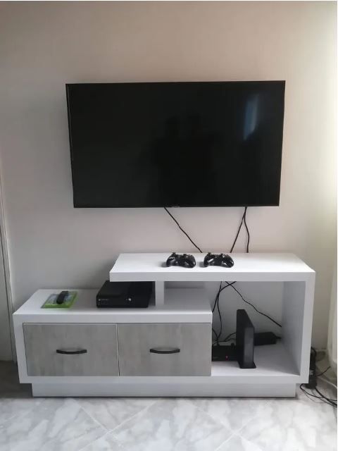 SEALSPIRO-2 MODERN WOODEN TV STAND