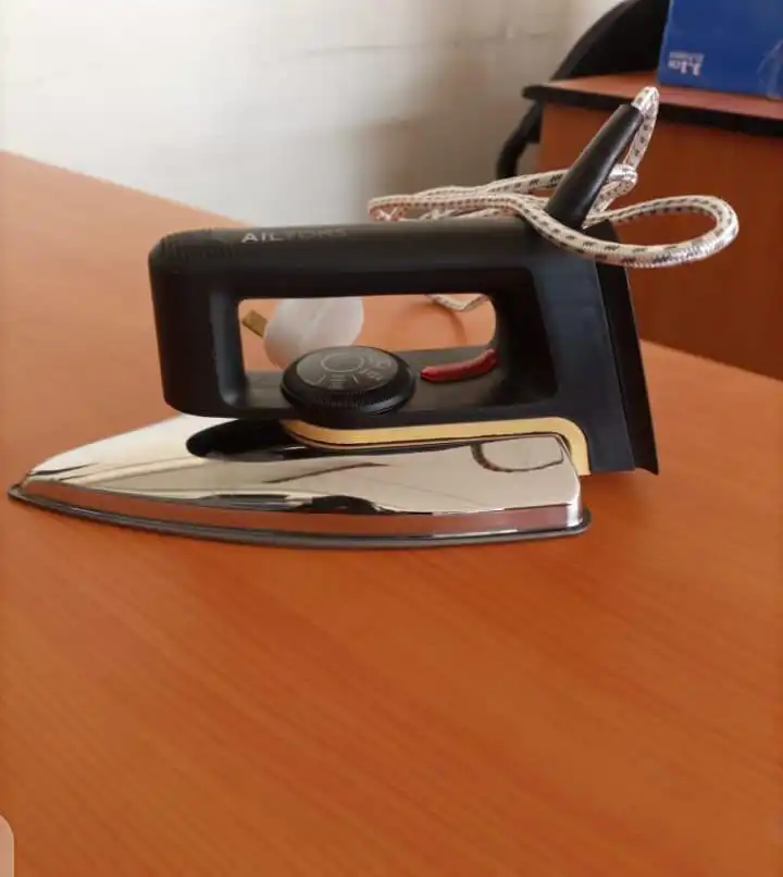 Powerful Heavy-Duty Dry Iron – Fast Heating, Smooth Glide & Non-Stick Soleplate for Perfectly Pressed, Wrinkle-Free Clothes Every Time