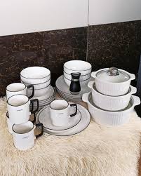 CONCISE DINNER SET 28PCS Japanese Porcelain Dinnerware Set for 6, Includes 10.5" Ring Plates, 9.5" Ring Plates, Mugs, Soup Bowls, Ceramic Hotpots & Salt Shaker, Elegant Minimalist Tableware