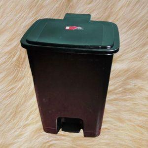 30L Plastic Pedal Trash Bin with Lid – Durable Kitchen, Bathroom & Office Garbage Can with Hands-Free Pedal Operation