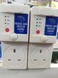 Fridge and Freezer Guard Surge Protector – Reliable Appliance Protection with Overload & Voltage Control, White Compact Design for Home & Kitchen Safety