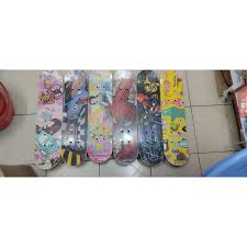 Skateboard with PU Wheels – Lightweight Beginner-Friendly Skateboard for Boys and Girls, Ideal for Learning, Training, and Fun Outdoor Riding Experiences