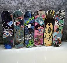 Skateboard with PU Wheels – Lightweight Beginner-Friendly Skateboard for Boys and Girls, Ideal for Learning, Training, and Fun Outdoor Riding Experiences