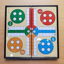 Ludo Portable Travel Family Kids Board Game – Compact Foldable Classic Dice Game for Children & Adults, Fun Indoor & Outdoor Entertainment for Home, Travel, and Parties