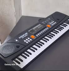 61 Keys Electronic Keyboard for Kids – Fun Musical Learning Instrument with Lights, Songs, and Recording Functions, Perfect Birthday or Holiday Gift for Young Beginners