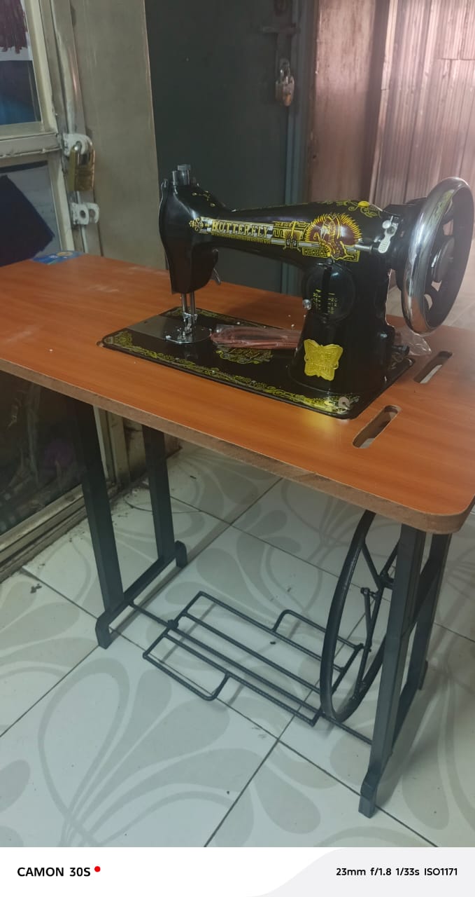 Sewing Machine BUTTERFLY Black + Table