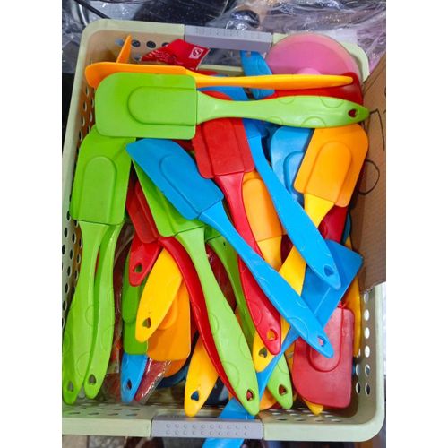 Silicone Spatula – Multipurpose Kitchen Tool.Its heat resistant.
It is made of excellent heat resistant silicone.
It does not absorb smell.