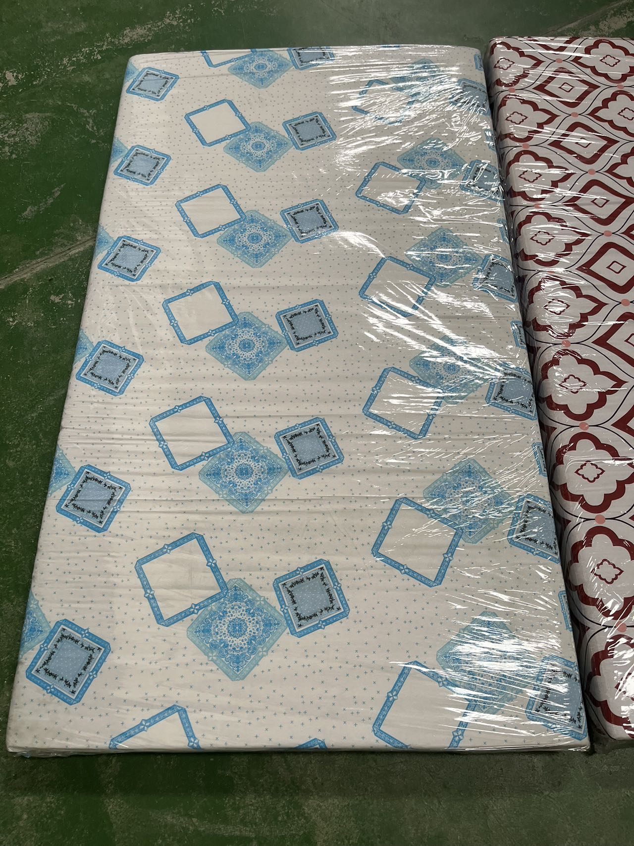 ViVo Simple Mattress High Density Simple Plian Home Living Bed Room Long-lasting  Mattress Minimalist mattress and Health Good for back Mattress  from Factory Directly