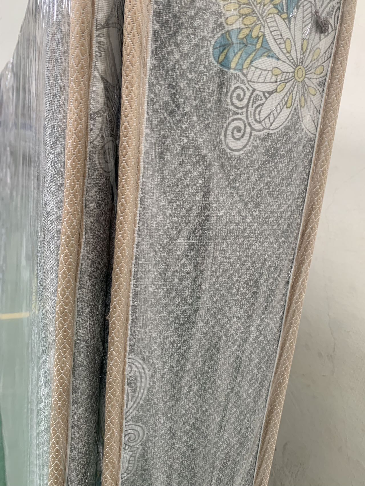 Vivo Top High-end Mattress Super High Density Quilted Home Living Bed Room Two Layers Mattress Comfy and Health Mattress form Factory Directly Brown/Black/Gray Good Quality Best Price for You