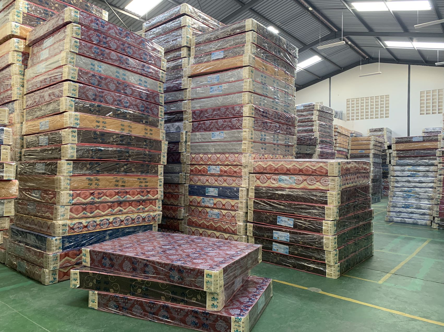 ViVo Fashion Simple Mattress High Density Simple Plian Home Living Bed Room Long-lasting Mattress Minimalist mattress and Health Good for back Mattress from Factory Directly Random suprise Good Colors