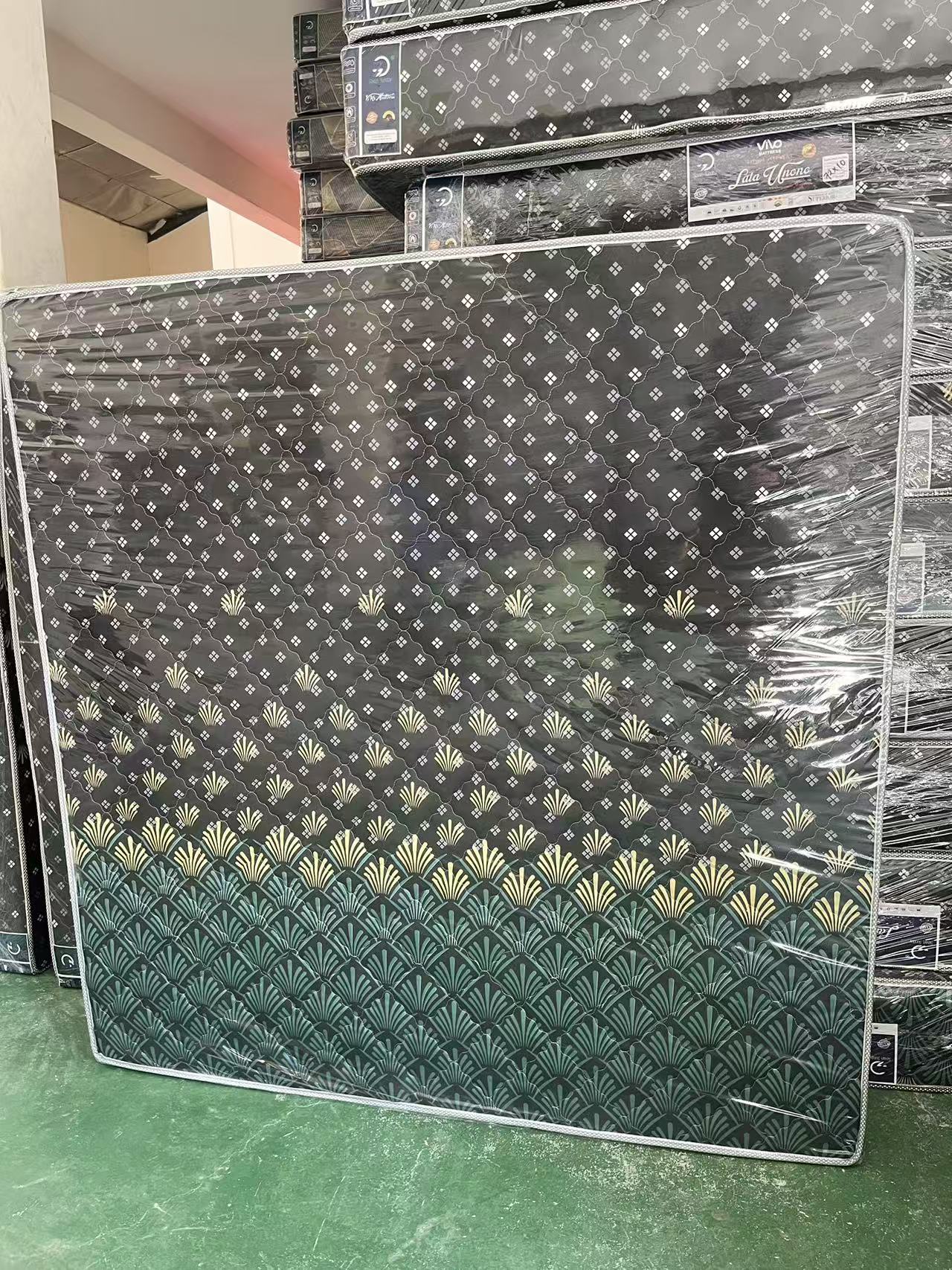 ViVo Mattress High Density Plian Home Living Bed Room Soft and long-lasting Mattress Comfy and Health Mattress from Factory Directly Gray or Black or Brown Color Good quality Best price cofy your home