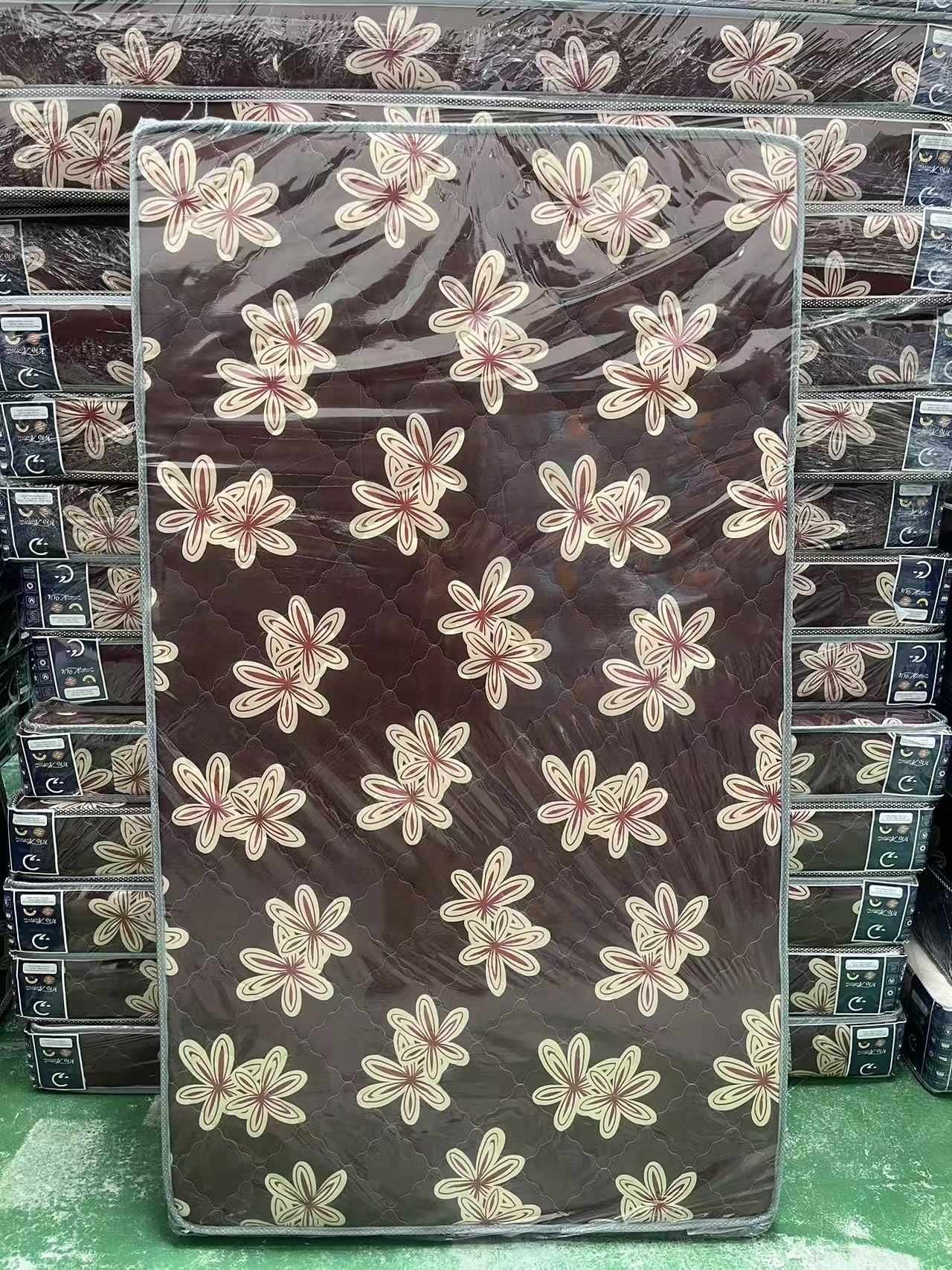 ViVo Mattress High Density Plian Home Living Bed Room Soft and long-lasting Mattress Comfy and Health Mattress from Factory Directly Gray or Black or Brown Color Good quality Best price cofy your home