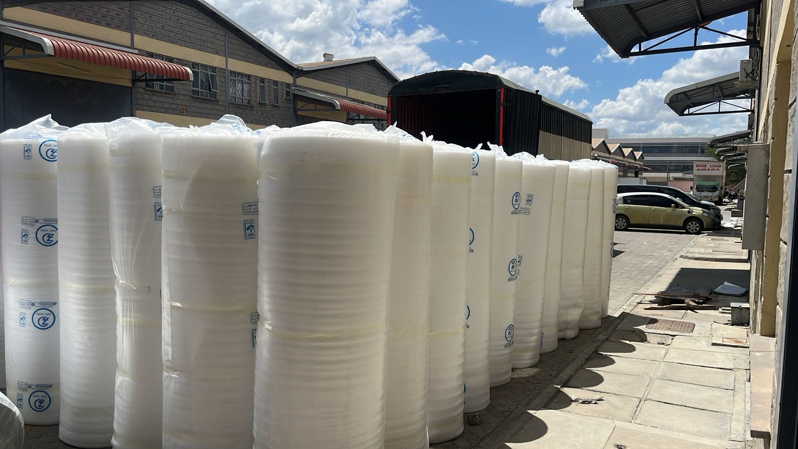 Thermal Insulation Foam Roll 1.9m x 50m – 3mm/5mm/10mm – Roof & Garden Heat Barrier for Warehouses,Double Sizes Foil Heat Insulation, Hotels & Homes，Make Your Work & Living Spaces More Comfortable