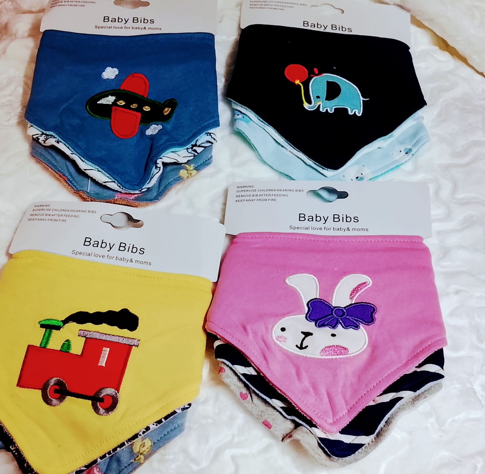 3 pcs bandana bibs Keep your little one clean and stylish during feeding time with these 3-Pack Cartoon Animal Baby Bibs.
