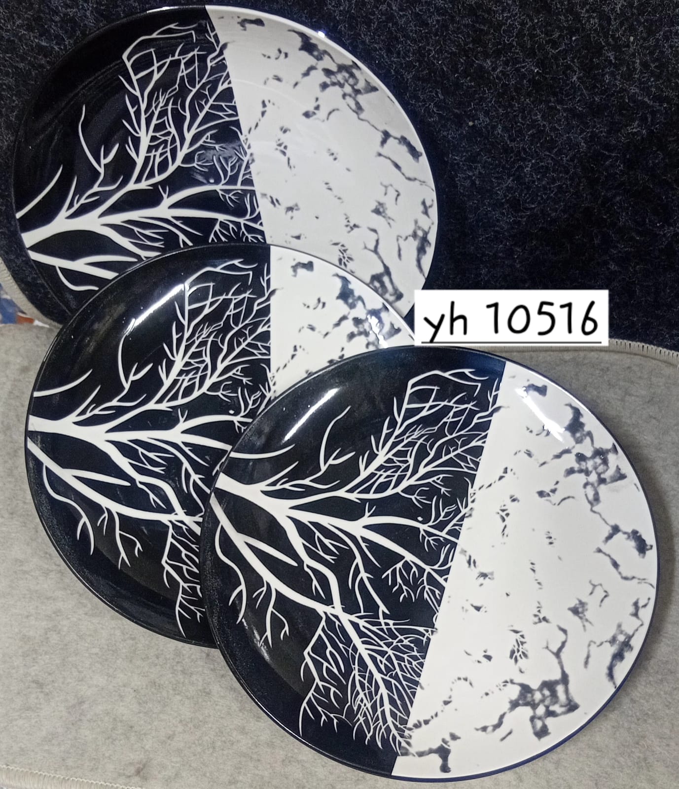 Ceramic 6 pcs tree plates  . Perfect for modern kitchens, this set combines style, durability, and practicality, making it ideal for serving everyday meals or entertaining guests. Crafted from high-qu