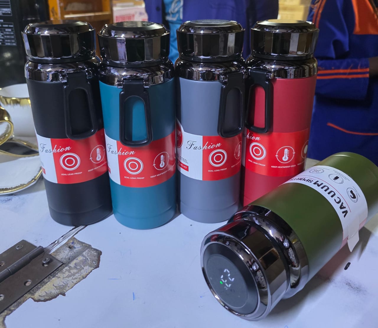 Fashion thermal bottles Vacuum Insulated Stainless Steel Water Bottle, Metal Drinking Bottle, Double Wall Thermal Flask for Hot & Cold Drinks, Ideal for Travel and SportsSports Water Bottle, Vacuum In