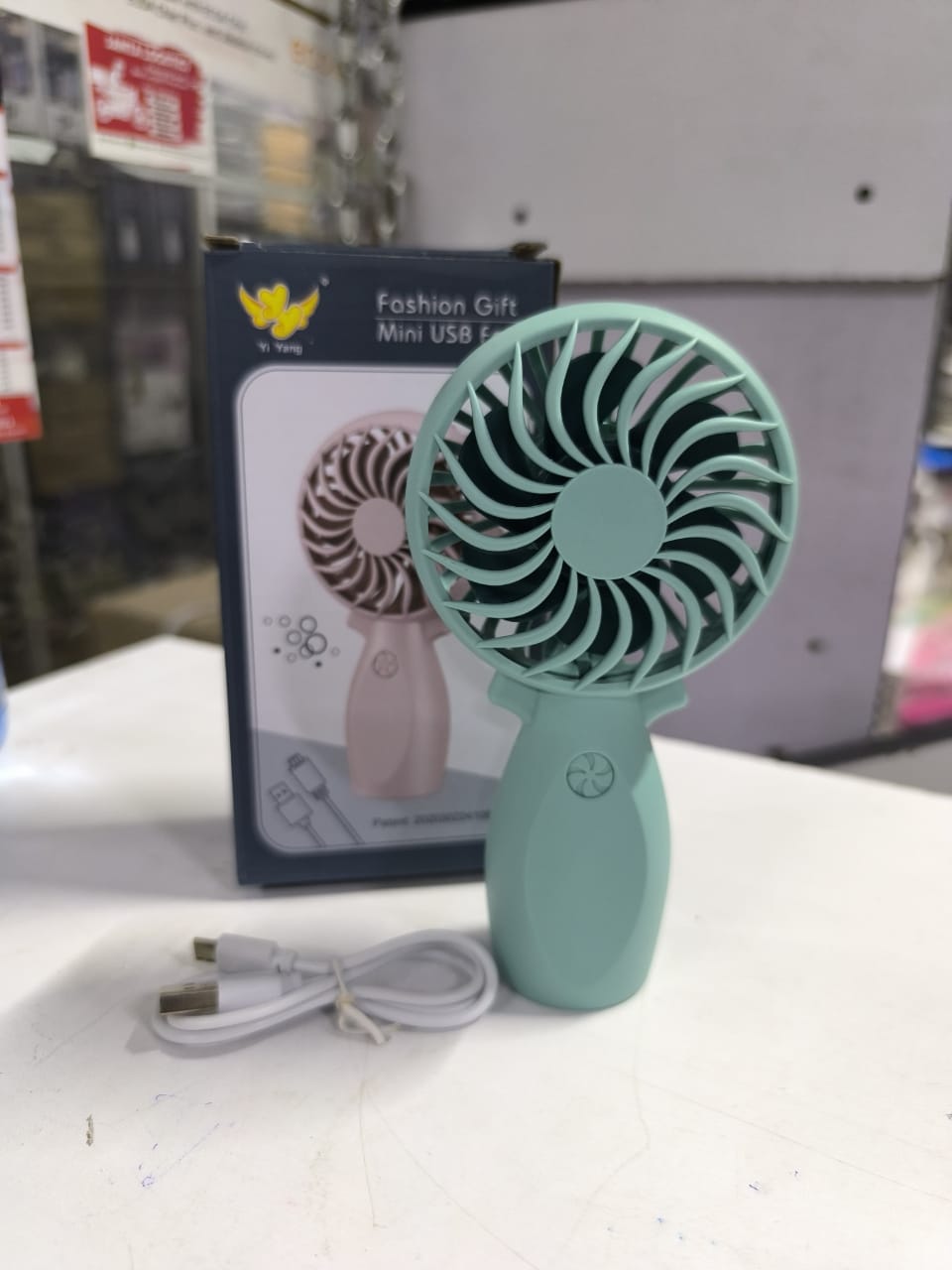 Portable fun,Mini Hand Fan,Rechargeable Personal Fan, Battery Operated Small Fan with 3 Speeds for Travel/Commute/Makeup/Office-Random colors