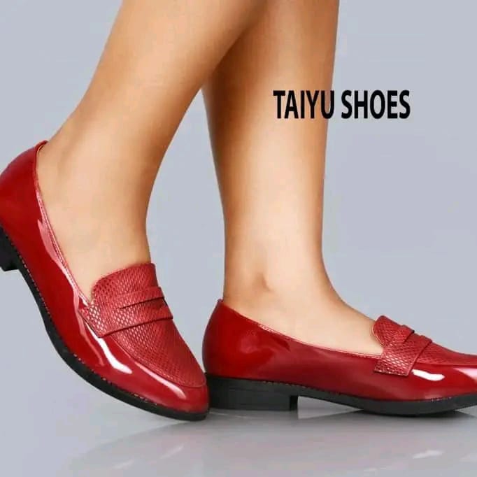 TAIYU SHOES Women's Classic Elegant Slip-On Formal Shoes oxford shoes with Sophisticated Quilted Vamp Detailing and flat heel Perfect for Office, Work, School Uniform, or Smart Casual Wear.050