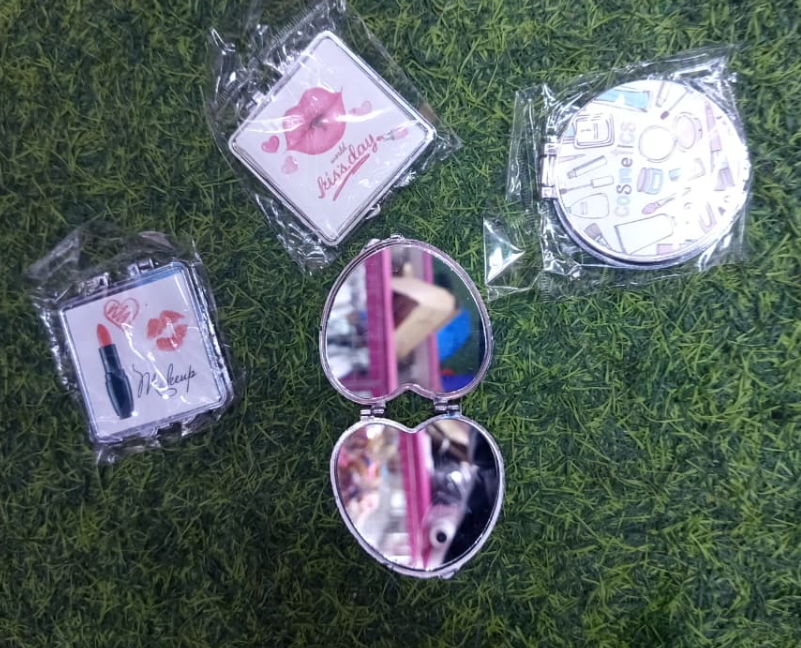 LED Makeup Mirror Pocket Size – Dual-Sided Swivel Mirror for Purse, Travel & Touch-Ups