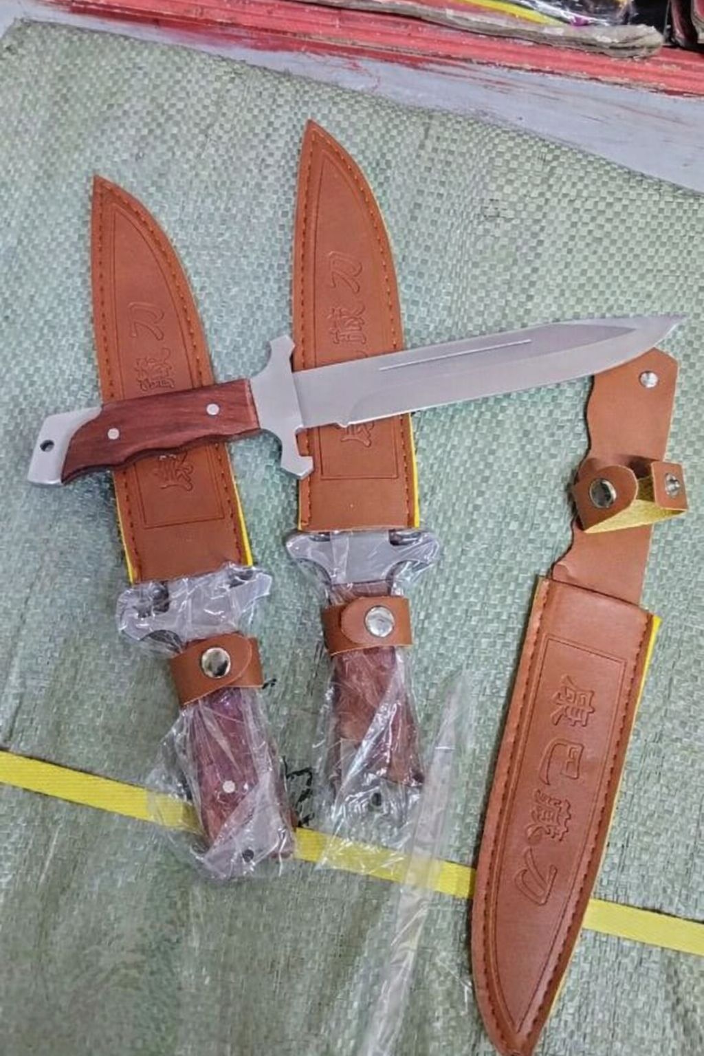 1PC Sword‑Style Pocket Knife with Wooden Handle + Brown Leather Sheath – Outdoor Camping, Hunting & Survival Gear